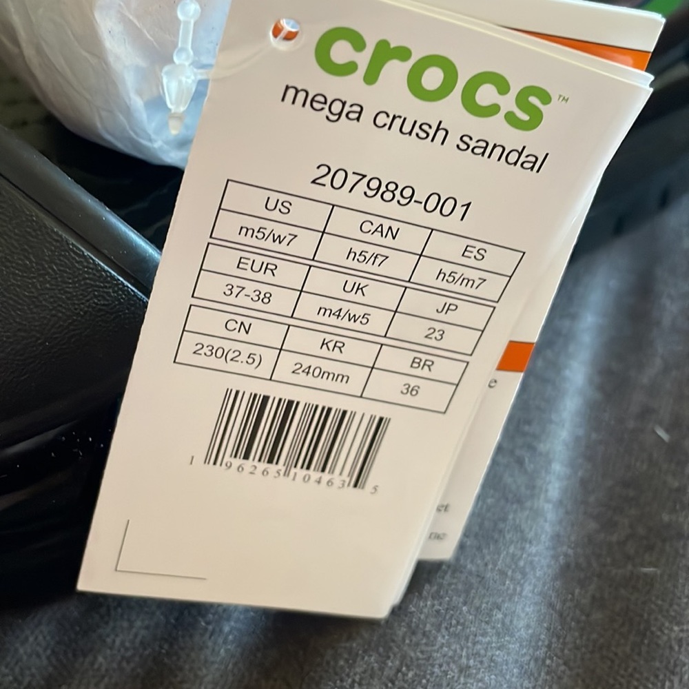 Crocs Mega Crush Sandal black w7/m5 NWT - Picture 4 of 4